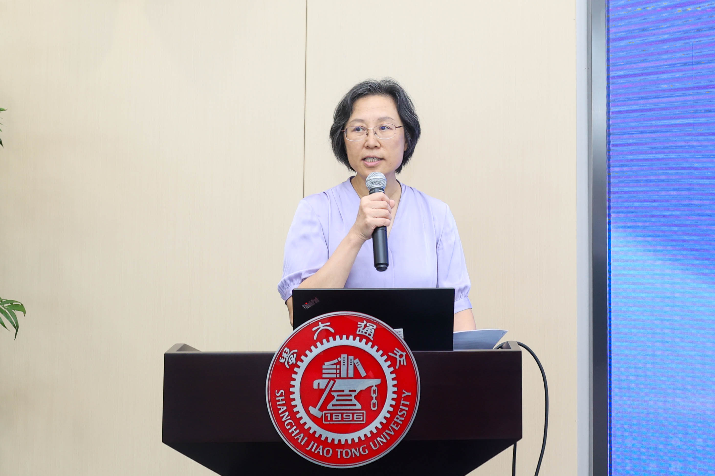 色情网址大全
副教务长 吴静怡 (2).JPG